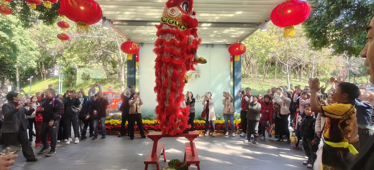 瑞蛇纳福 醒狮贺岁｜鹿鸣酒家新年新风范_企业动态_澳门永利皇宫官网入口官网 - Powered by 广州广府通讯息科技有限公司