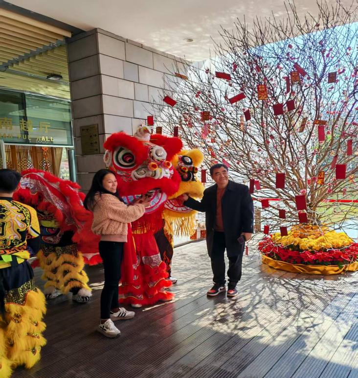 瑞蛇纳福 醒狮贺岁｜鹿鸣酒家新年新风范_企业动态_澳门永利皇宫官网入口官网 - Powered by 广州广府通讯息科技有限公司